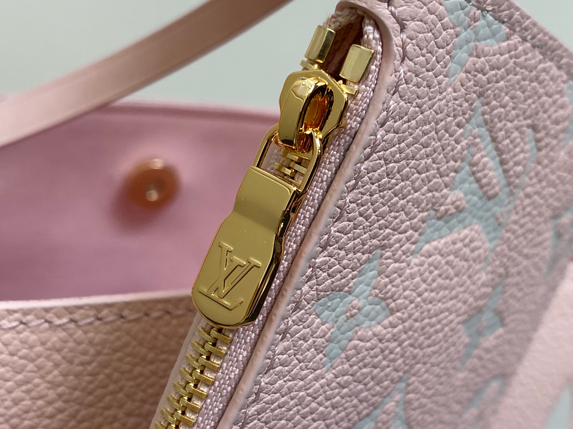 Louis Vuitton All In Bucket(18 x 12 x 16CM)