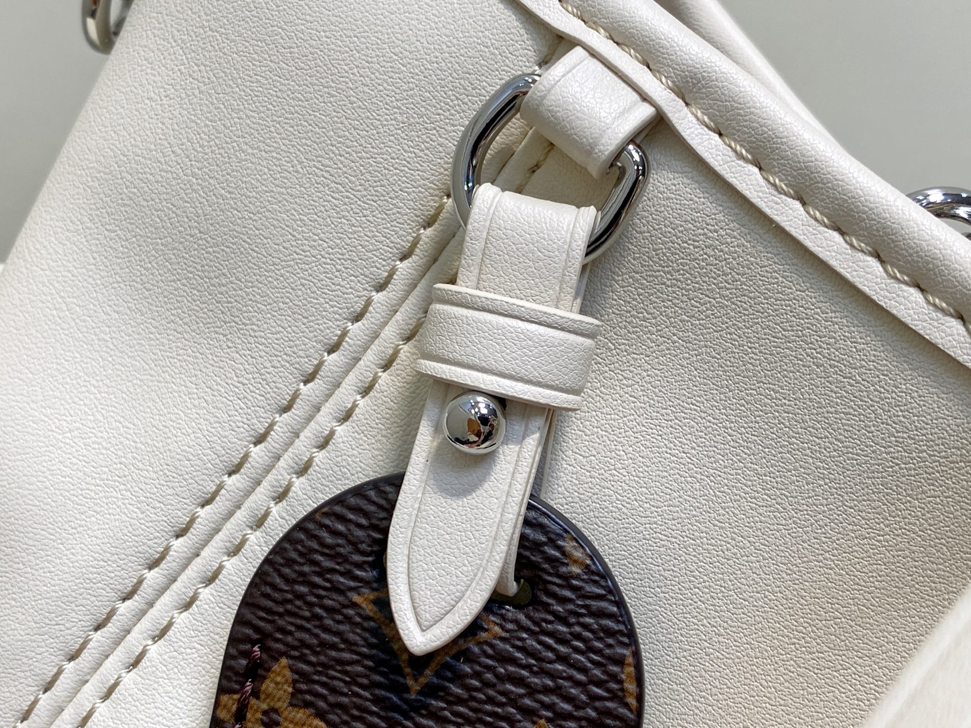 Louis Vuitton CarryAll Cargo Bag (33.5 x 23 x 15CM)