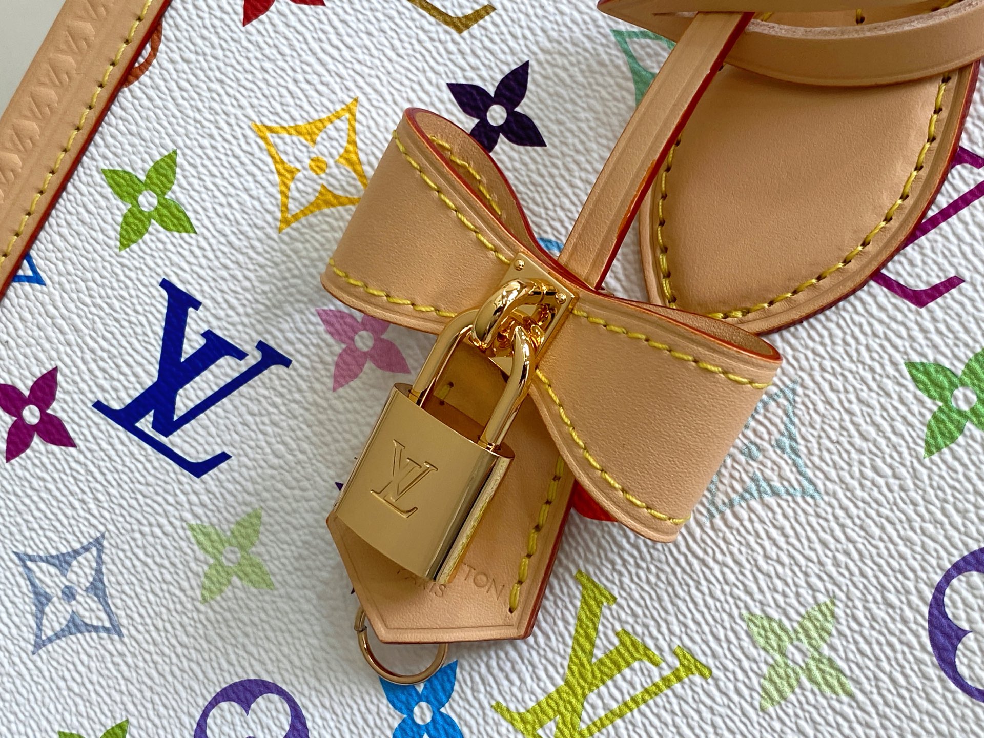 Louis Vuitton X TM Onthego MM-35 x 27 x 14CM