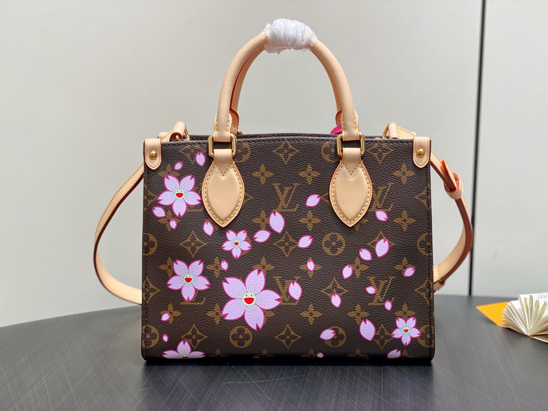 Louis Vuitton Onthego-19 x 11.5 x 25CM