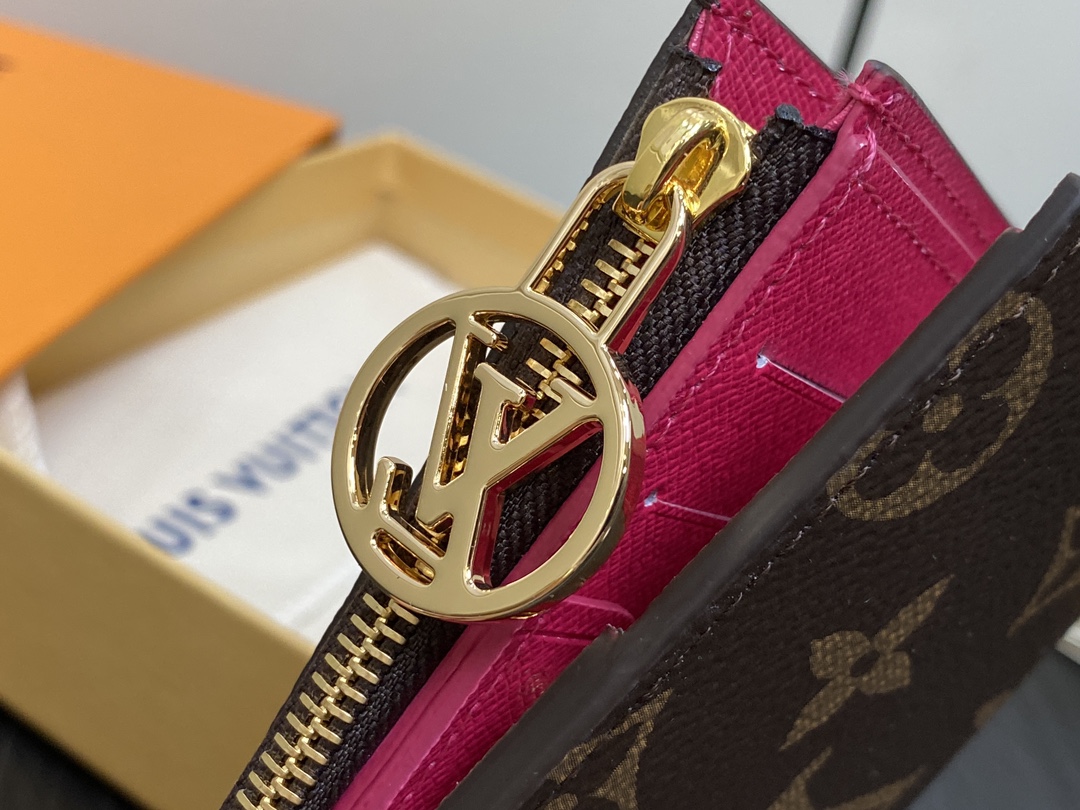 Louis Vuitton Lisa Wallet (9×11.5×1.5CM)