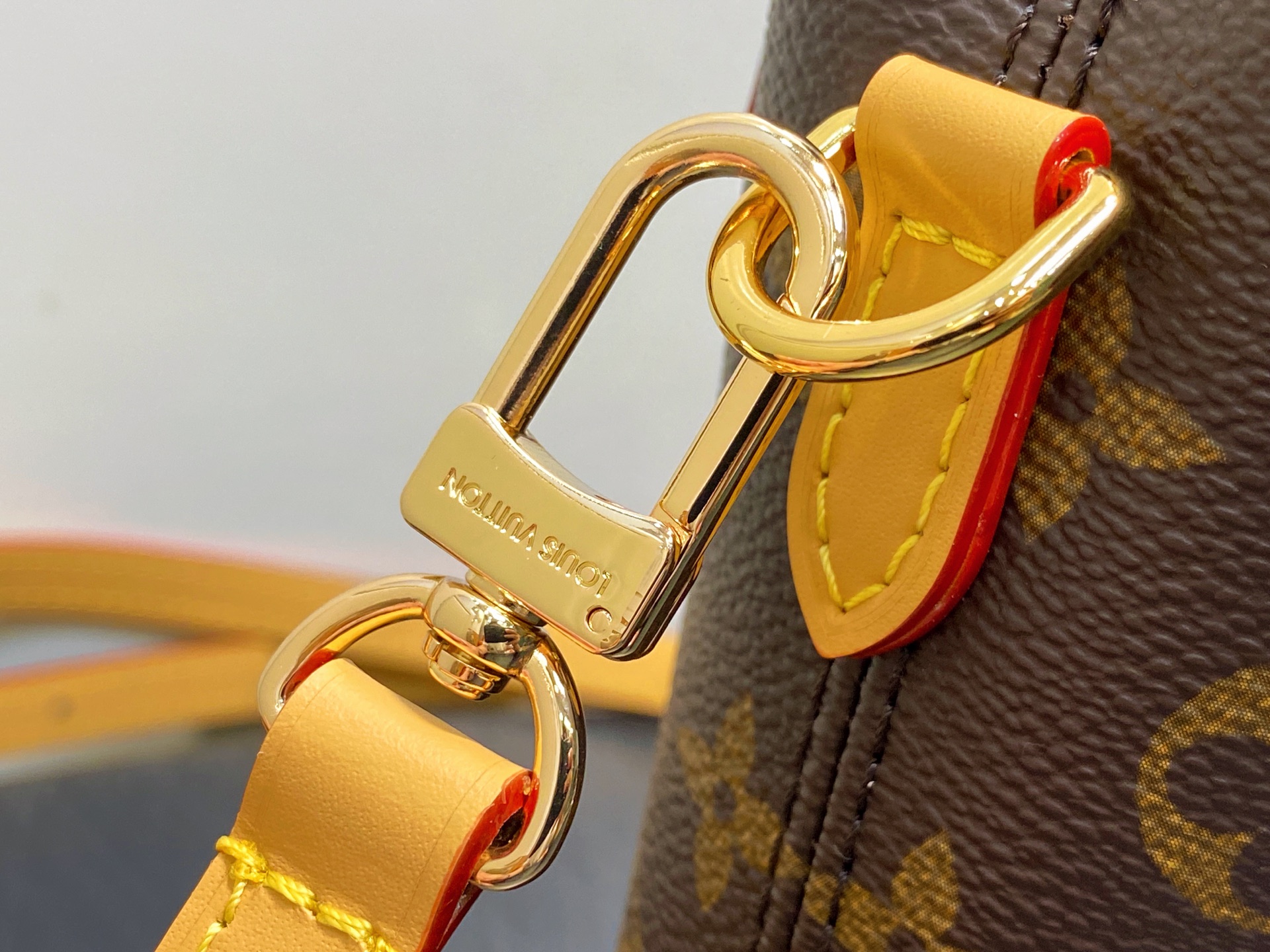 Louis Vuitton Soho Backpack(17 x 23 x 8CM)