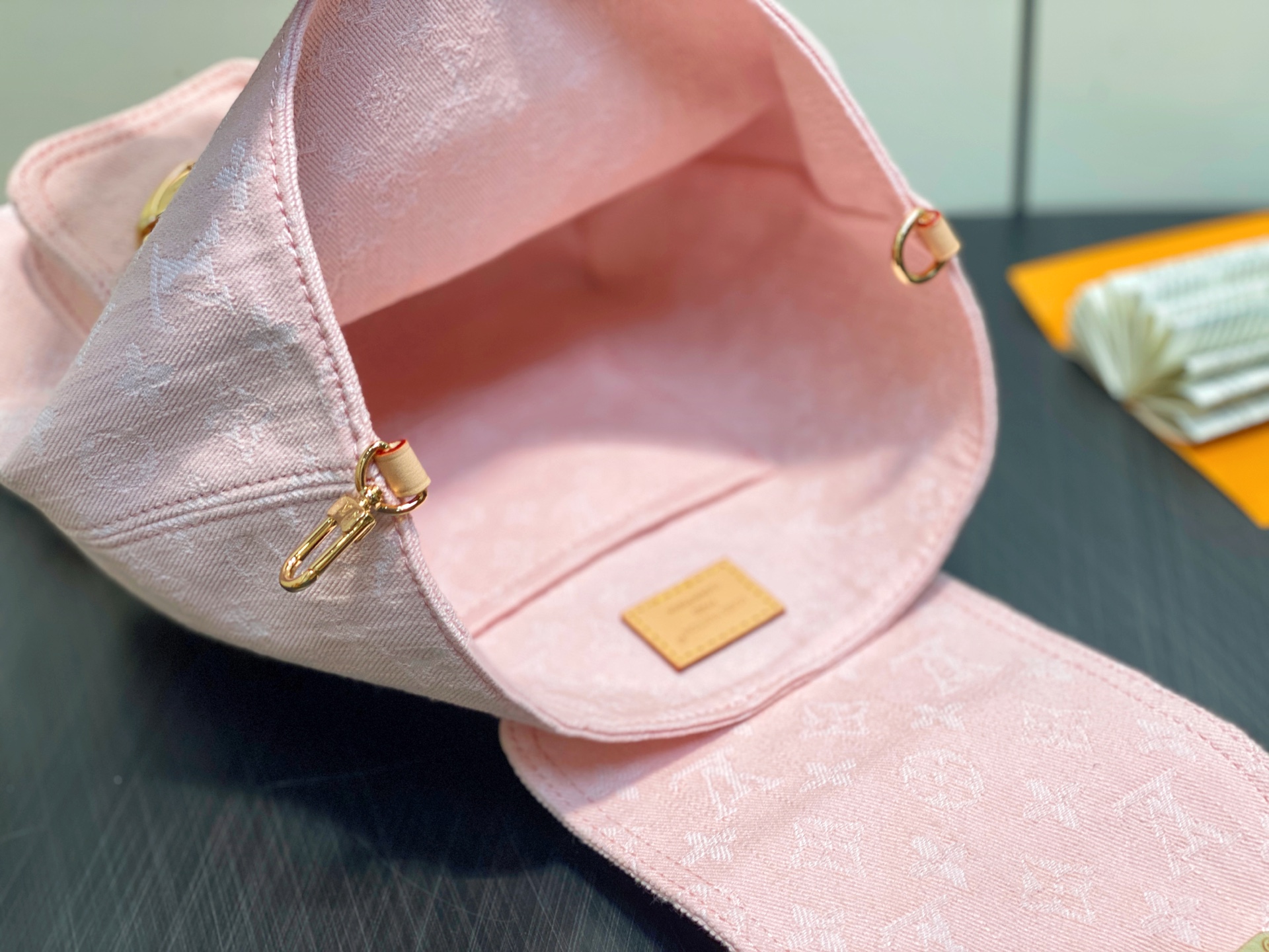 Louis Vuitton Venice Backpack( 26 x 7 x 24CM)