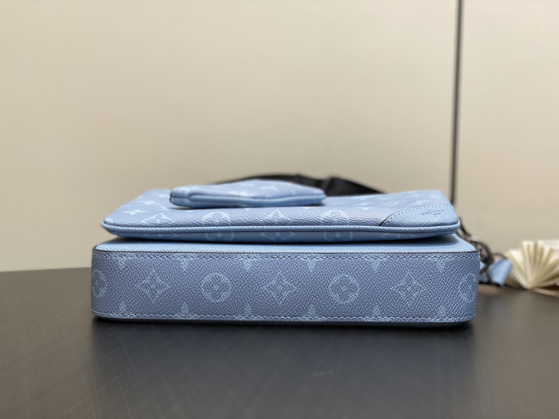 Louis Vuitton Trio Messenger Bag(18.5 x 7 x 25CM)