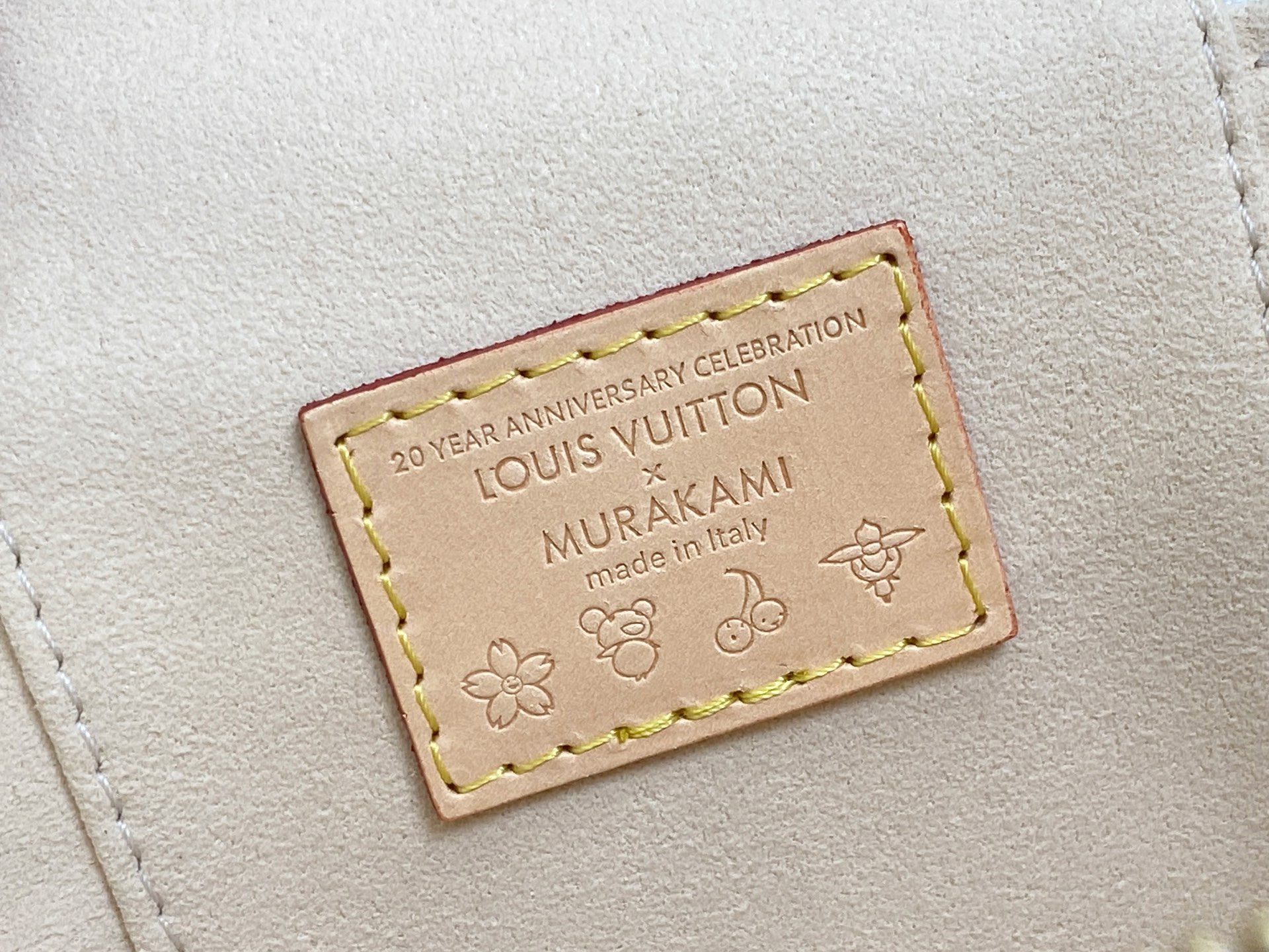 Louis Vuitton X TM Vanity Chain Pouch(11.5 x 6.5 x 19CM)