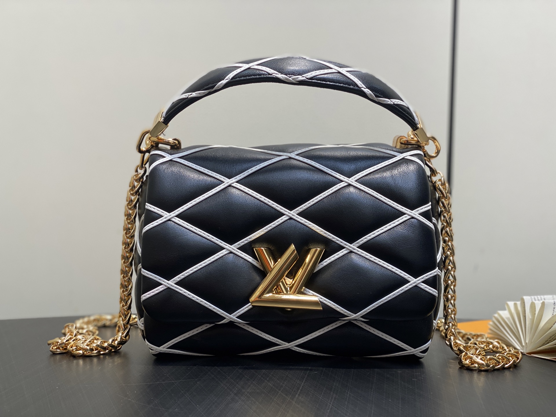 Louis Vuitton Twist GO-14 Bag (20 x 14 x 9CM)