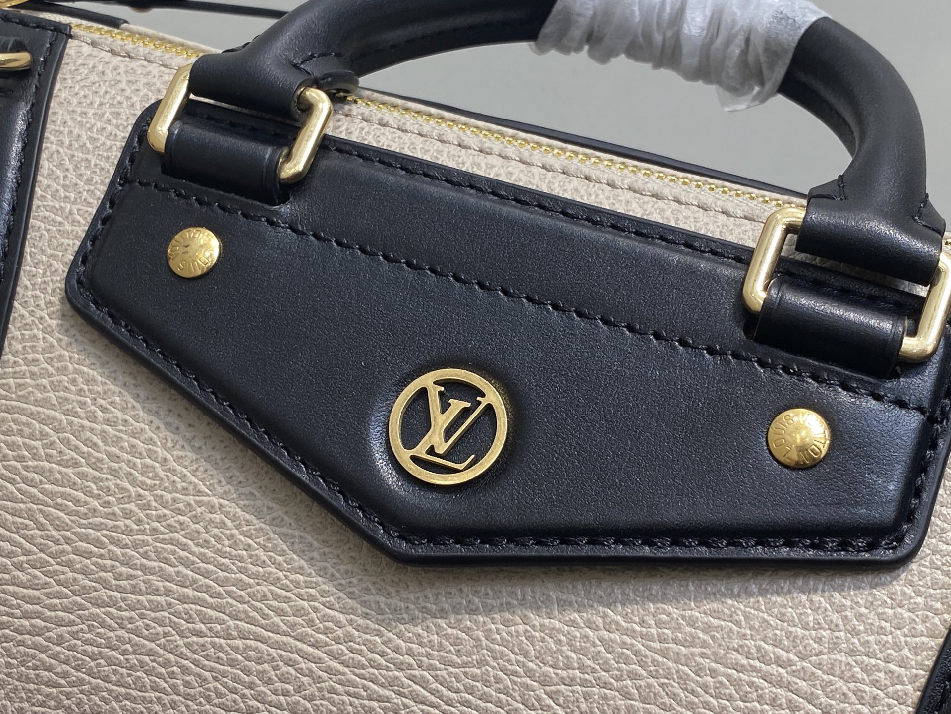 Louis Vuitton Biker Bag (30x12x12CM)