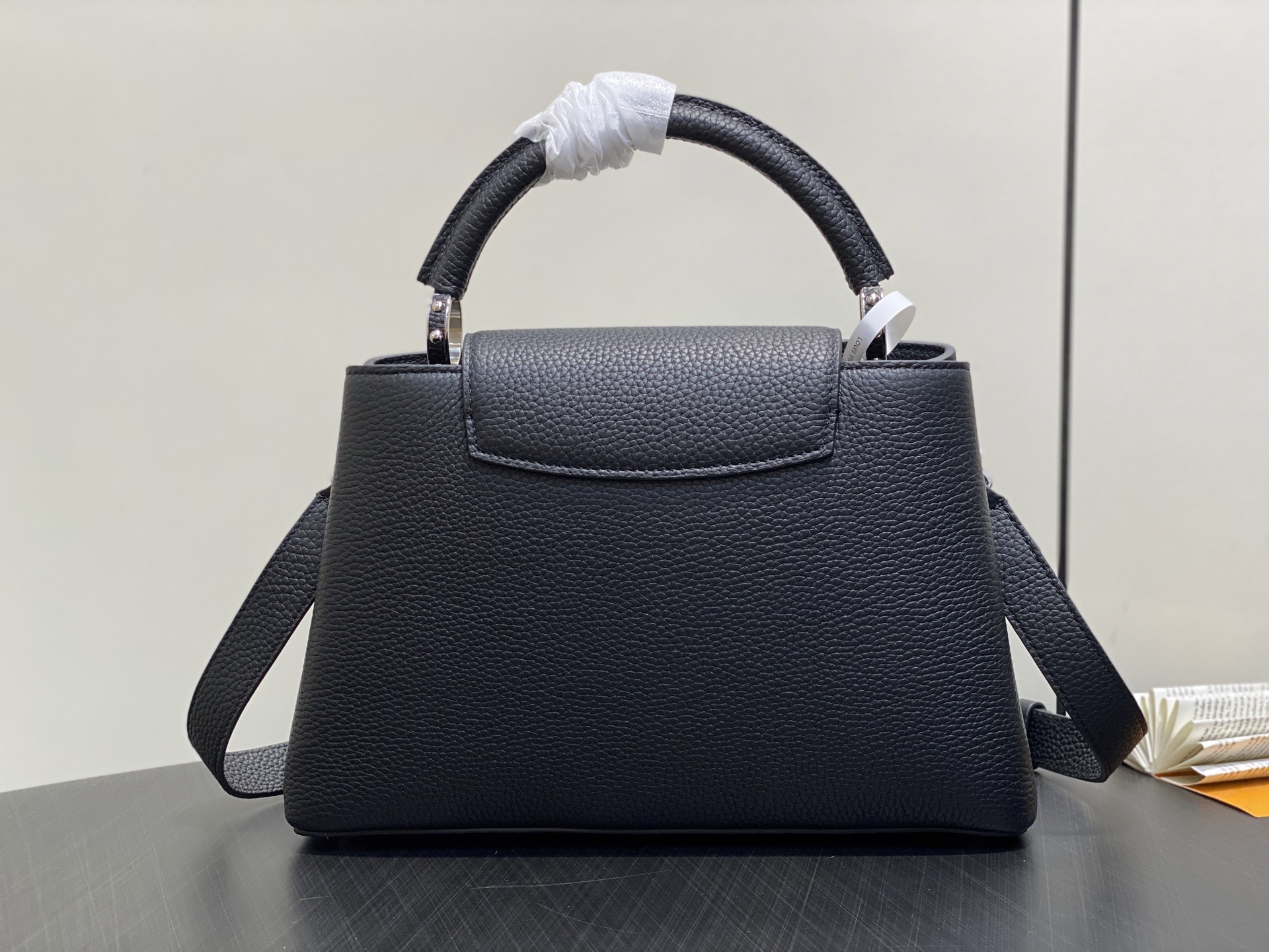 Louis Vuitton Capucines(31.5 x 20 x 11CM)