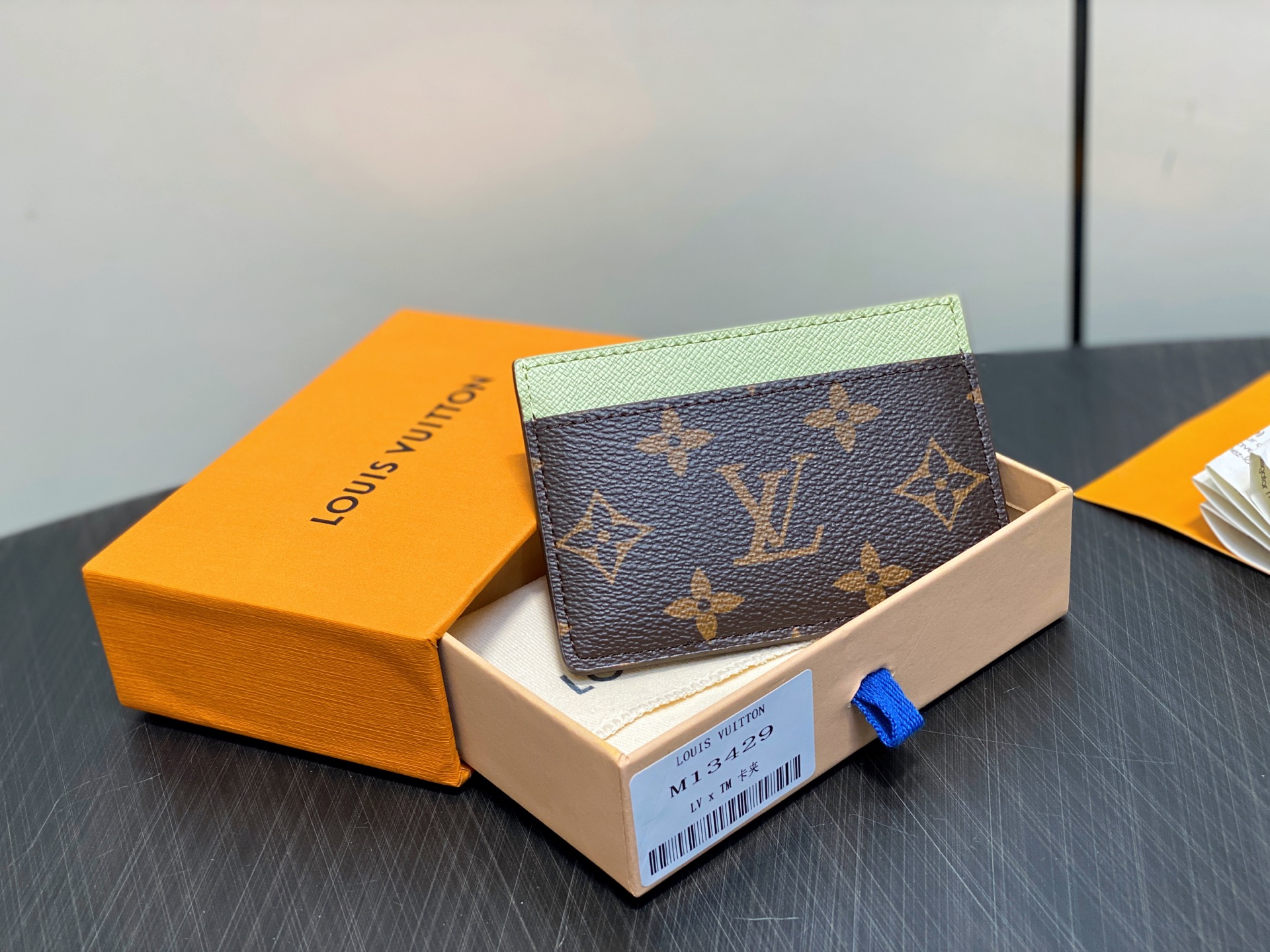 Louis Vuitton x TM Wallet(7 x 0.5 x 11CM)