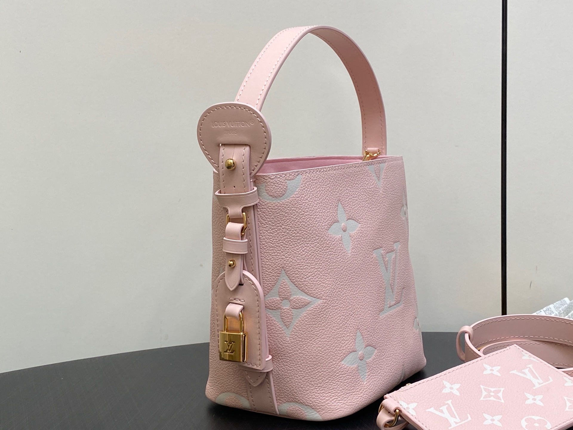 Louis Vuitton All In Bucket(18 x 12 x 16CM)