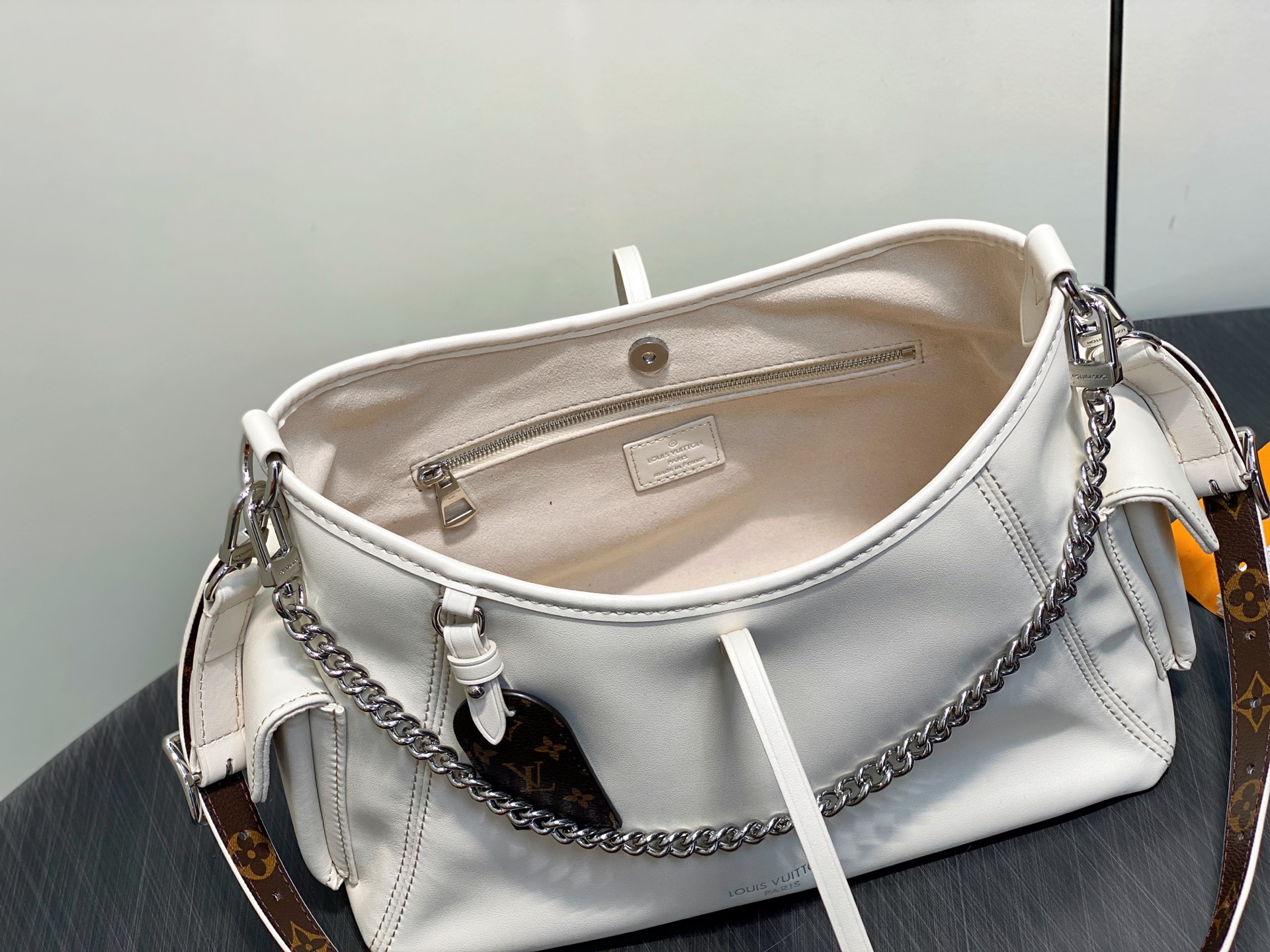 Louis Vuitton CarryAll Cargo Bag (33.5 x 23 x 15CM)