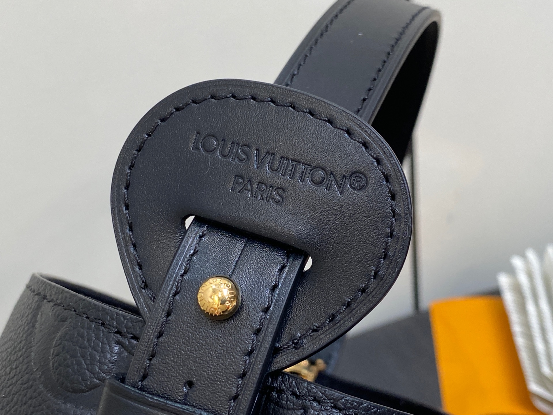 Louis Vuitton All In Bucket(18 x 12 x 16CM)