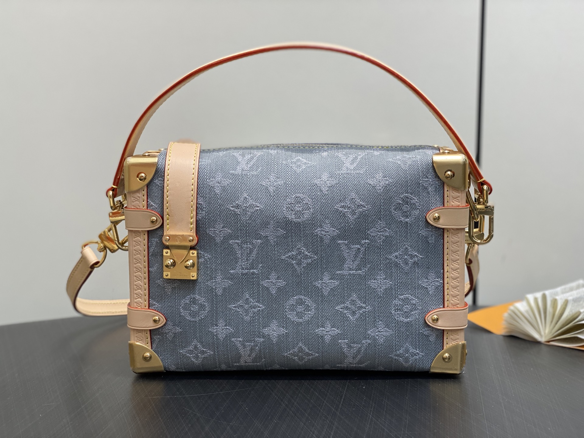 Louis Vuitton Side Trunk Bag (23.5 x 16.0 x 8.5CM)