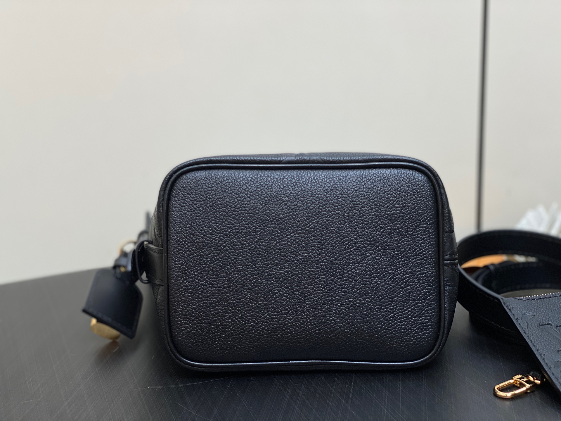 Louis Vuitton All In Bucket(18 x 12 x 16CM)