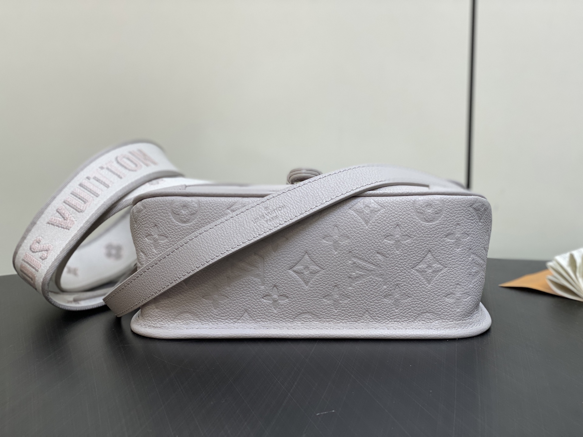 Louis Vuitton Diane Bag (15 x 9 x 24CM)