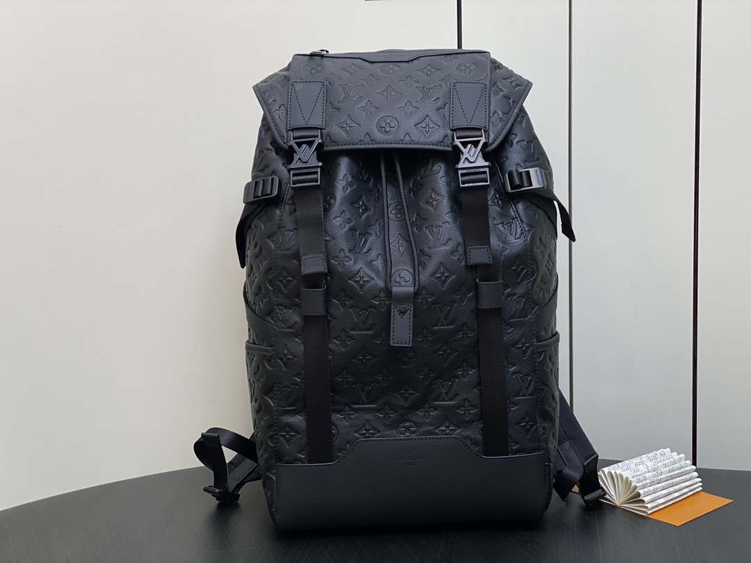 Louis Vuitton GetawayBackpack(29 x 50 x 15CM)