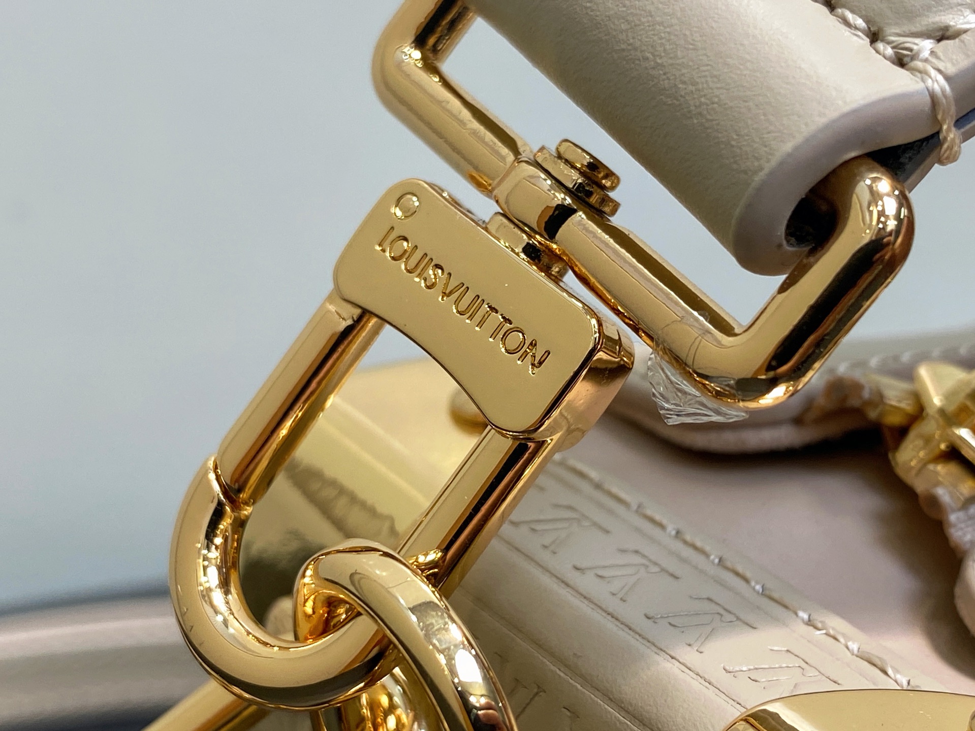 Louis Vuitton Side Trunk Bag (18.0 x 12.5 x 8 CM)