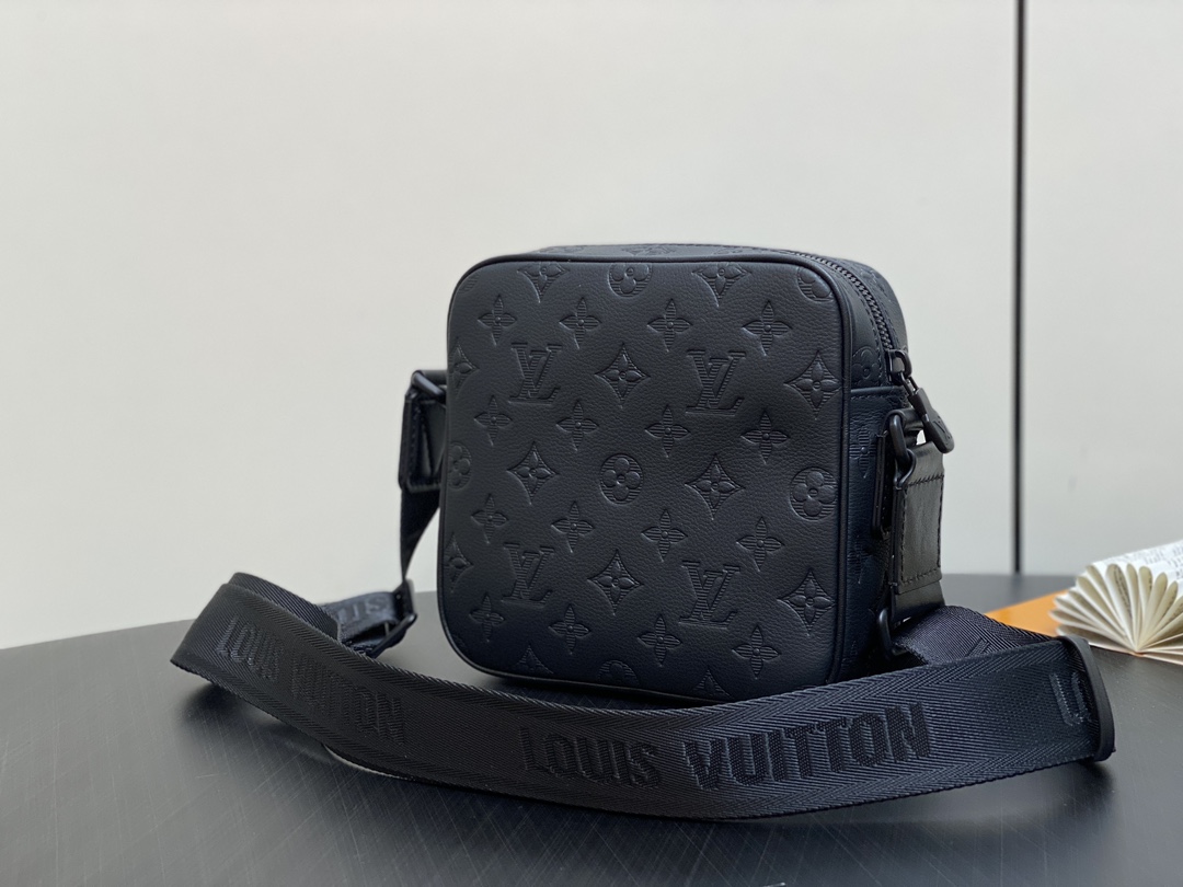 Louis Vuitton Getaway Messenger Bag(18 × 17 × 7.8CM)