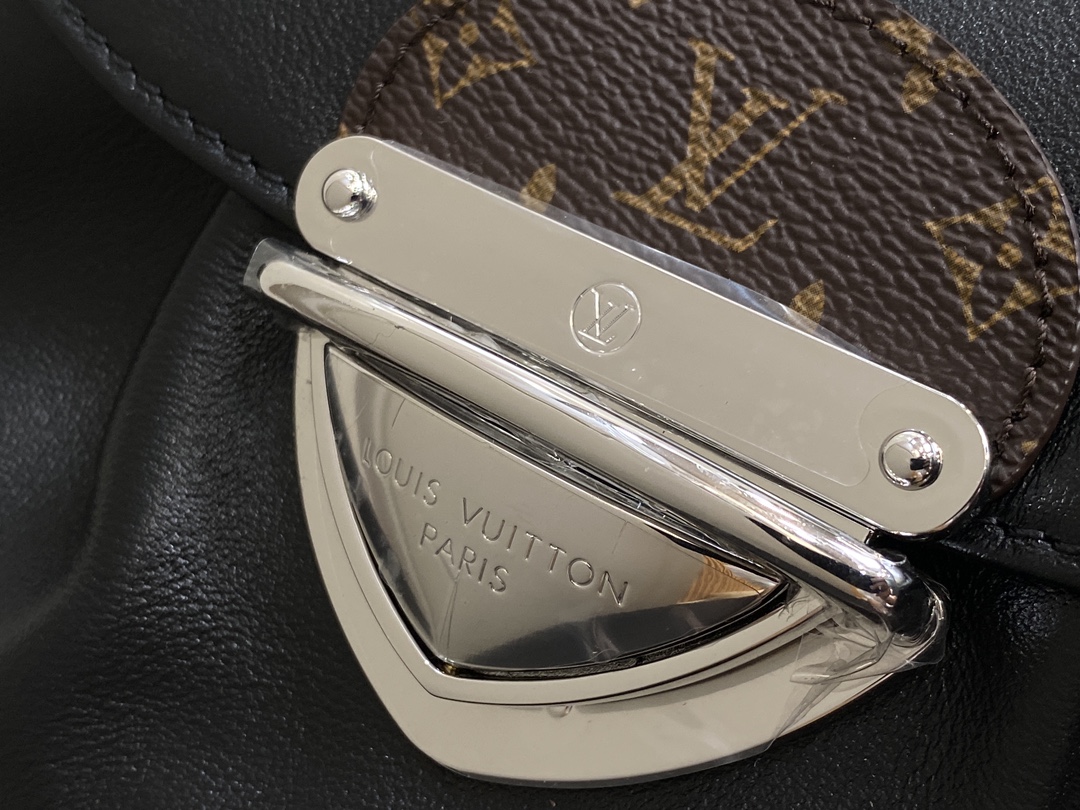 Louis Vuitton Sunset Vibe Bag(18 x 3 x 27CM)