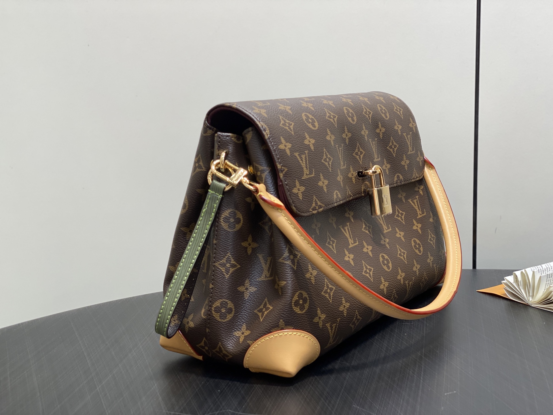 Louis Vuitton Hide Away Bag (36 x 26 x 18CM)