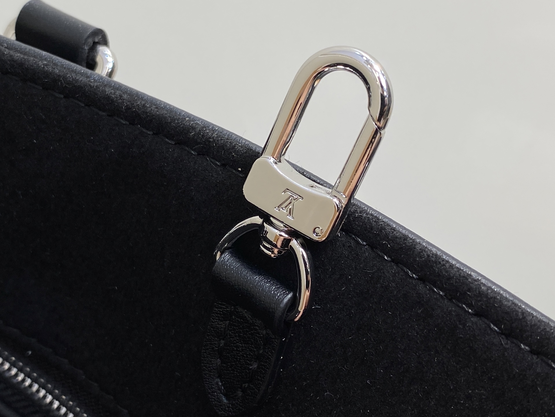 Louis Vuitton Onthego-19 x 11.5 x 25CM