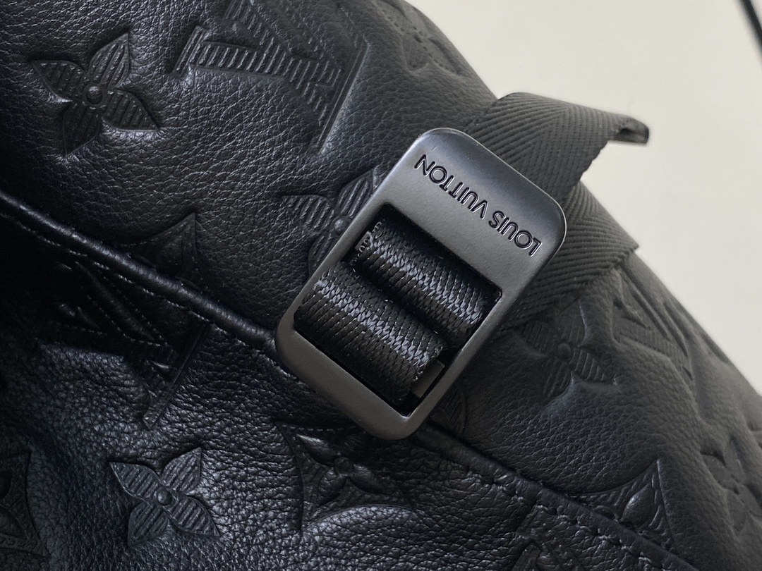 Louis Vuitton GetawayBackpack(29 x 50 x 15CM)