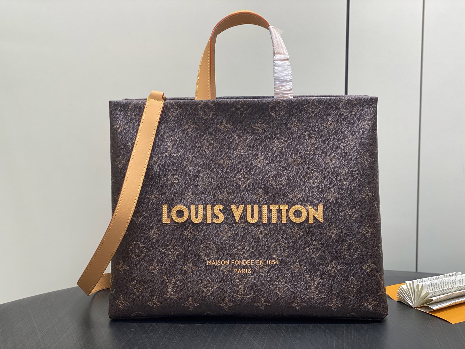 Louis Vuitton Shopper Tote(40 × 32 × 16CM)