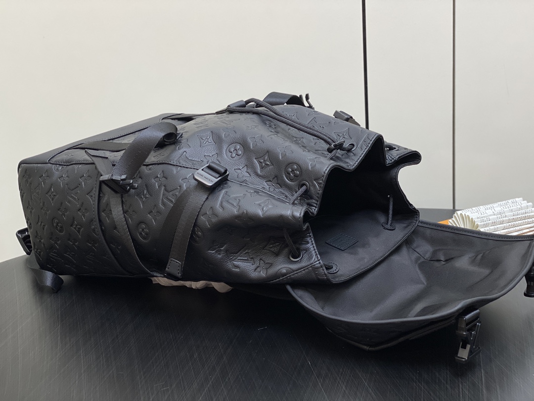 Louis Vuitton GetawayBackpack(29 x 50 x 15CM)