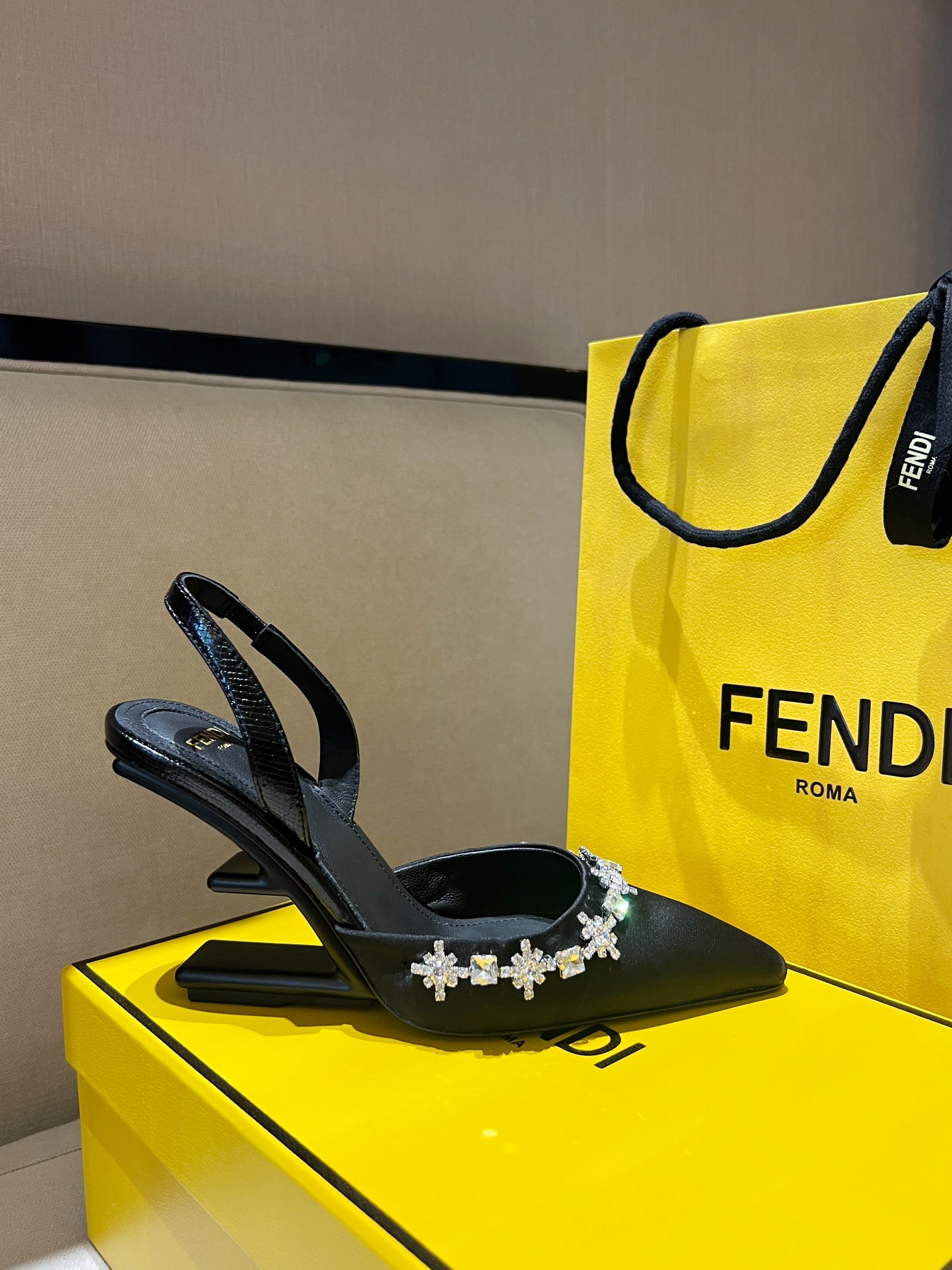 Fendi 2025ss First Heel(EU35-41)