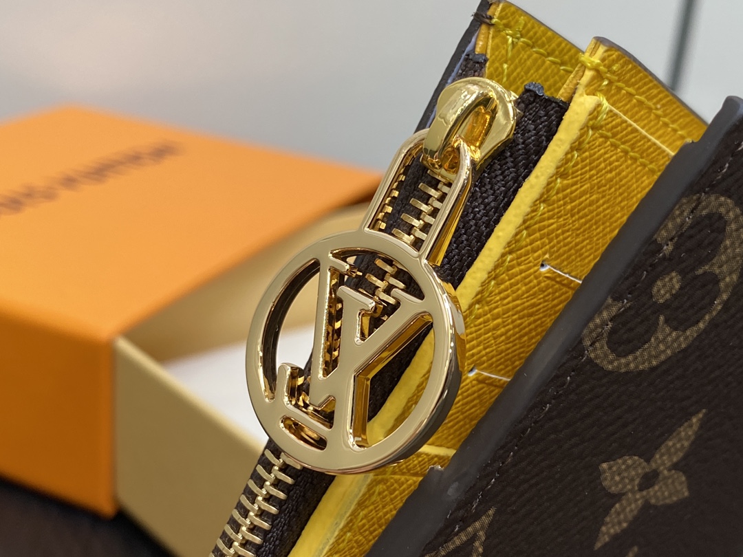 Louis Vuitton Lisa Wallet (9×11.5×1.5CM)