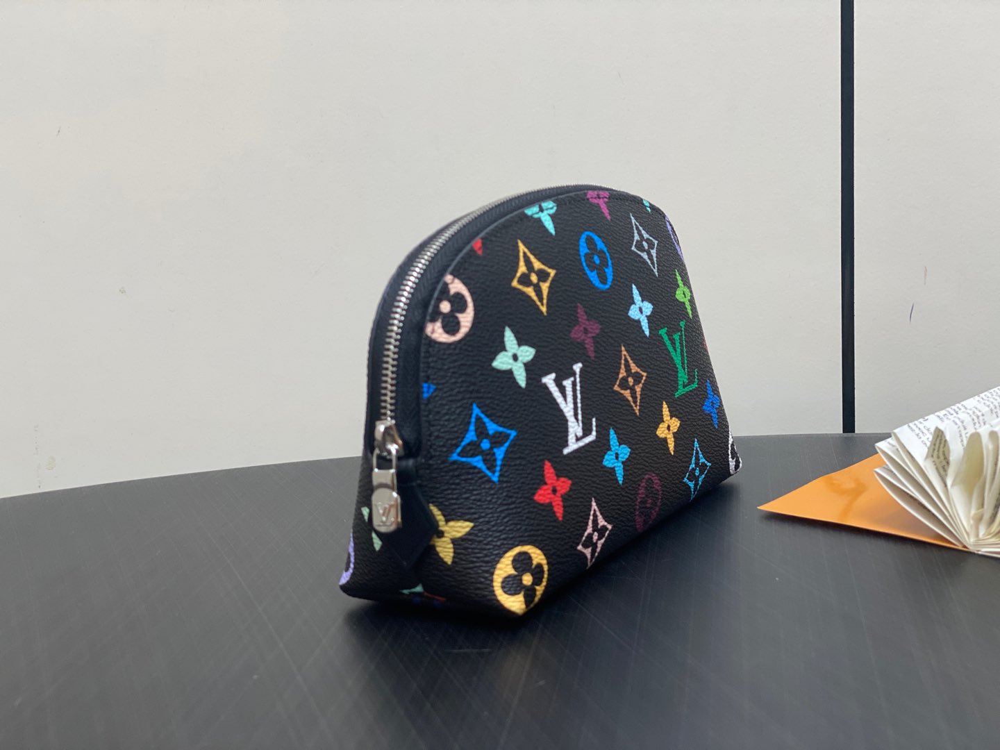 Louis Vuitton Pochette Cosmétique(19 x 12 x 6CM)