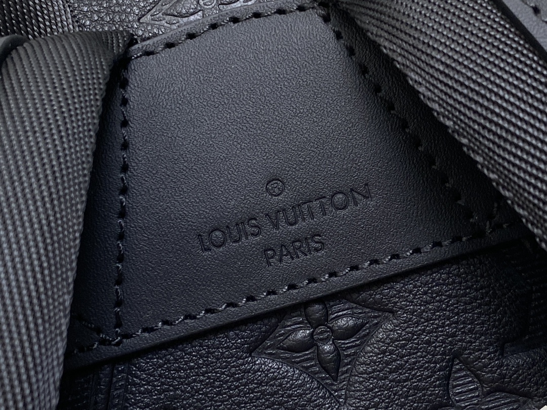 Louis Vuitton GetawayBackpack(29 x 50 x 15CM)