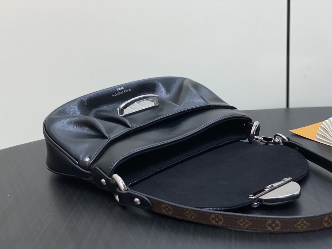 Louis Vuitton Sunset Vibe Bag(18 x 3 x 27CM)