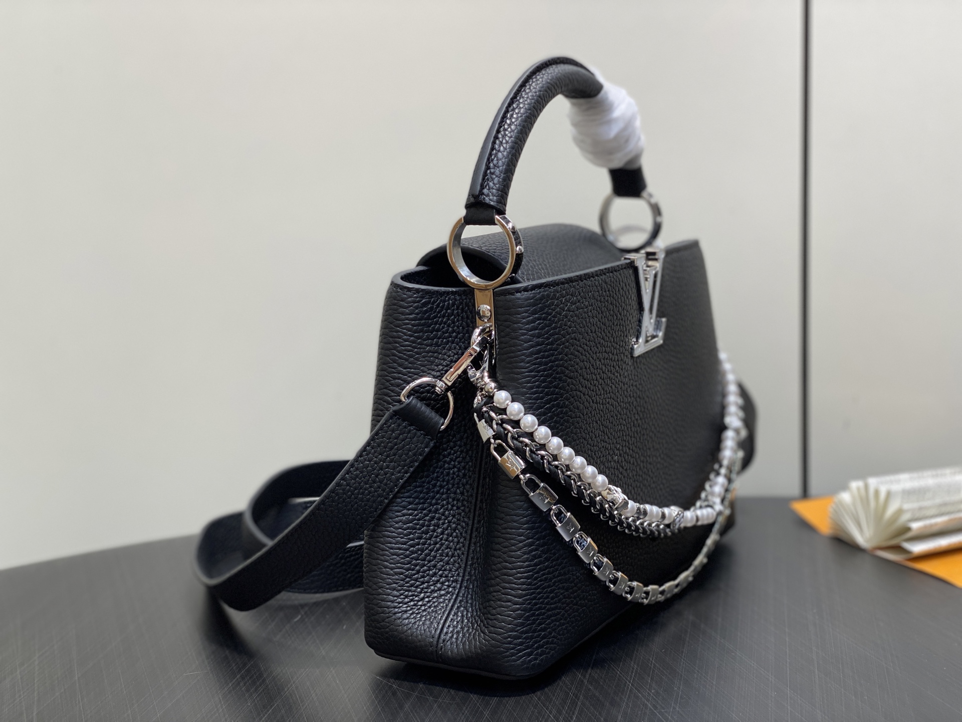 Louis Vuitton Capucines(27×18×9 CM)