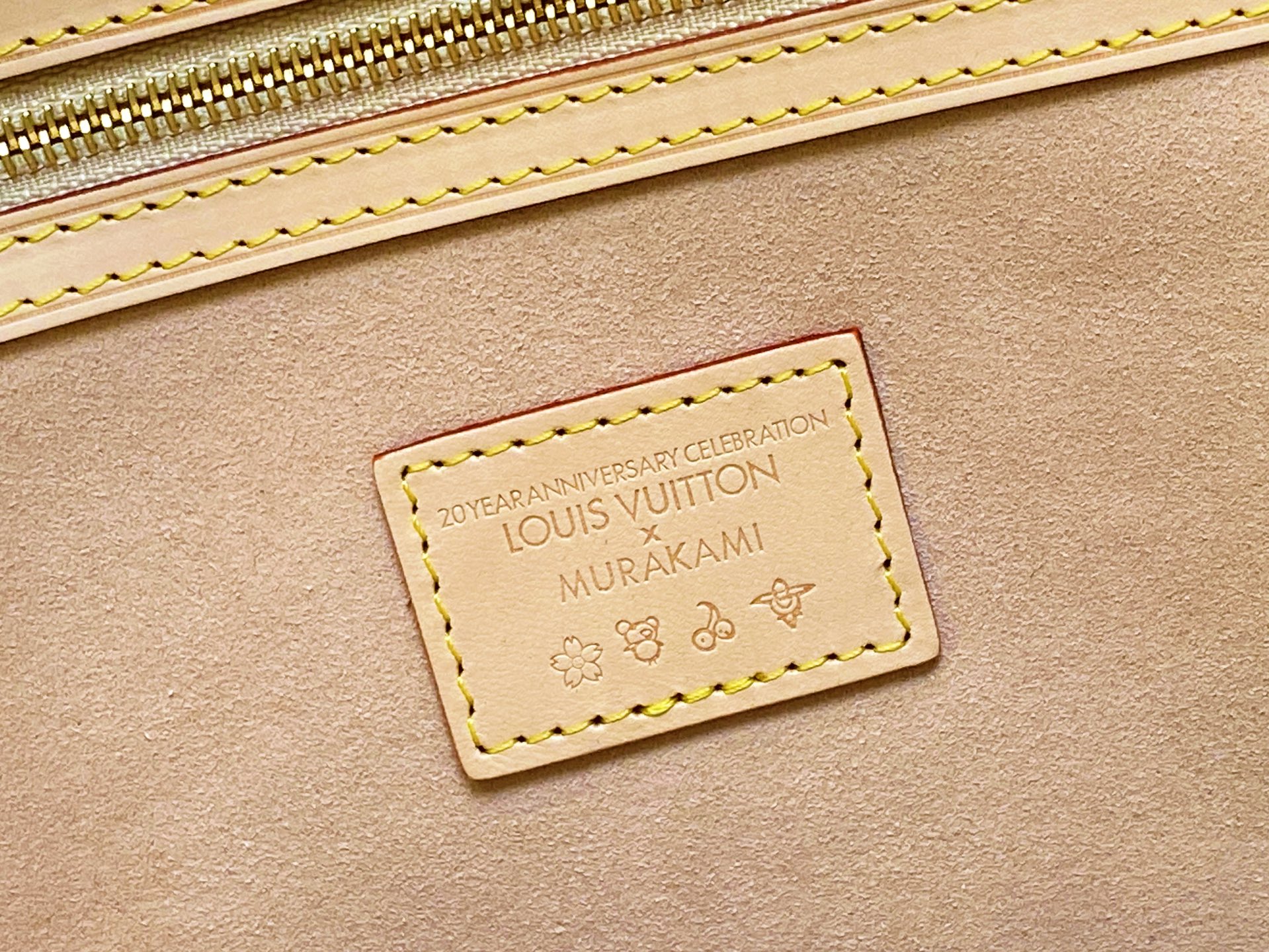 Louis Vuitton Keepall Bandoulière 45 (27 x 20 x 45CM)