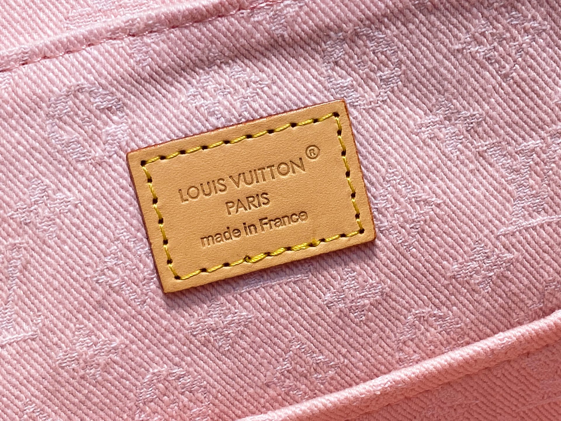 Louis Vuitton Venice Backpack( 26 x 7 x 24CM)