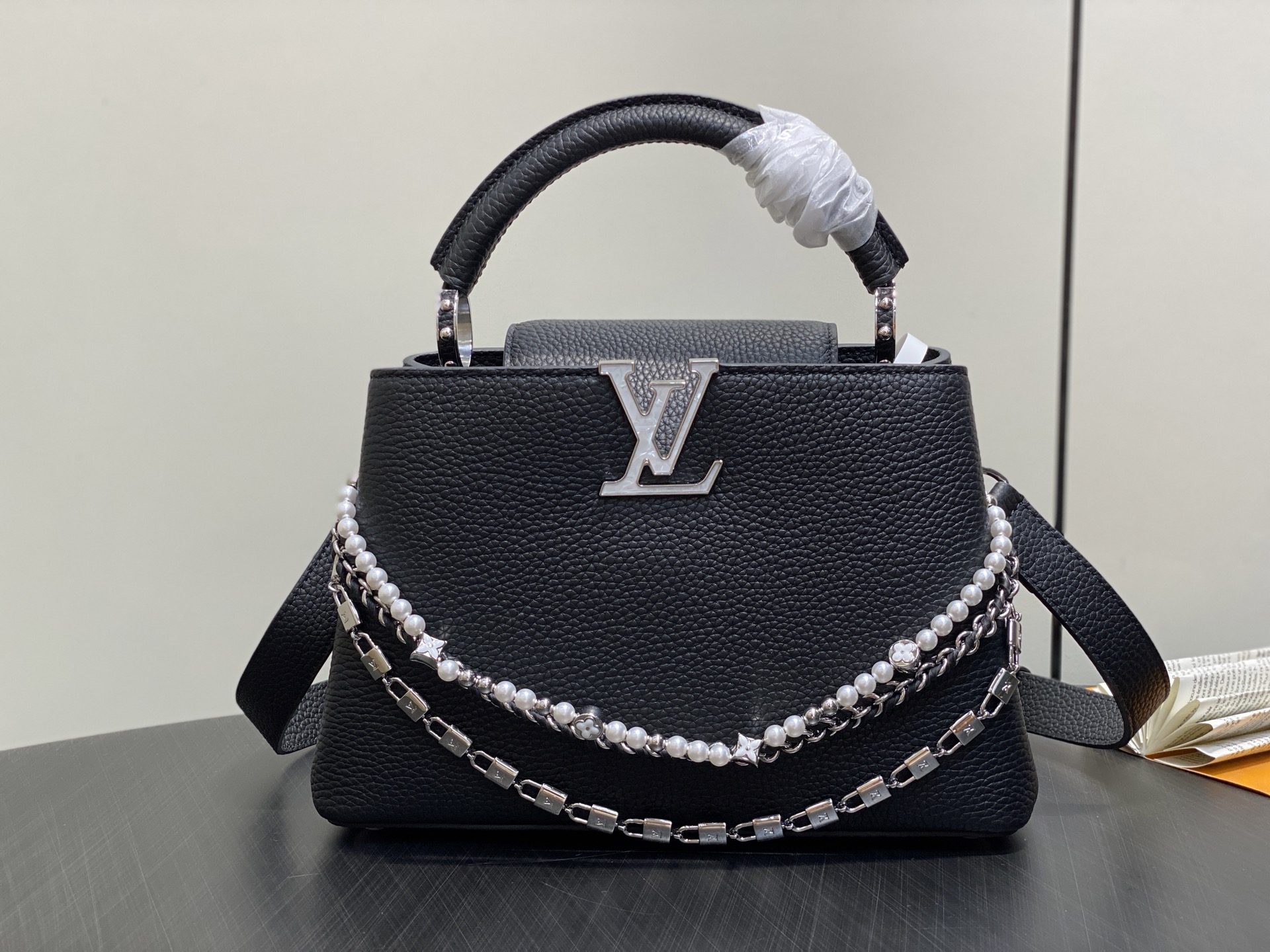 Louis Vuitton Capucines(27×18×9 CM)