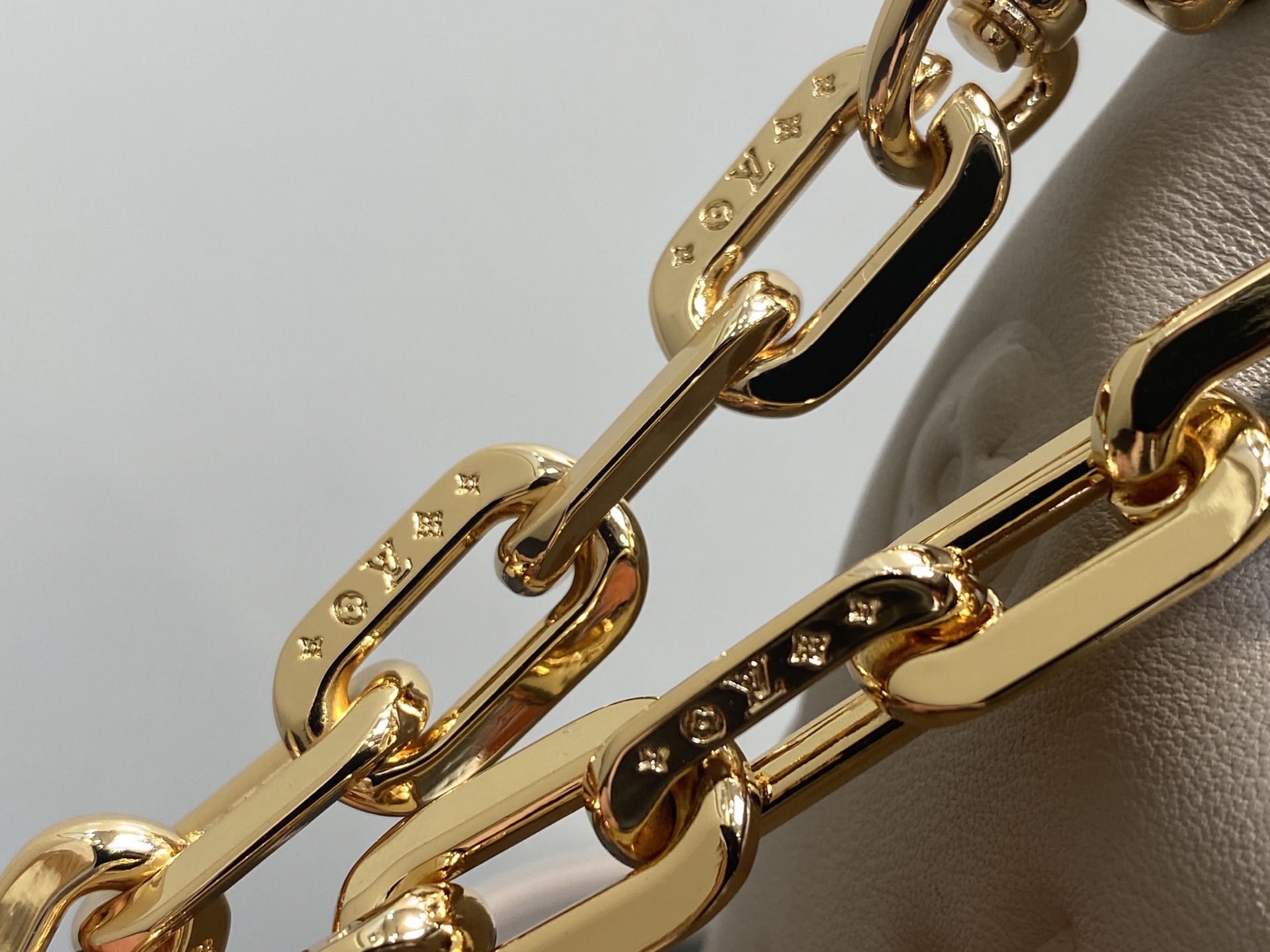 Louis Vuitton Coussin Backpack( 26 x 10 x 21CM)