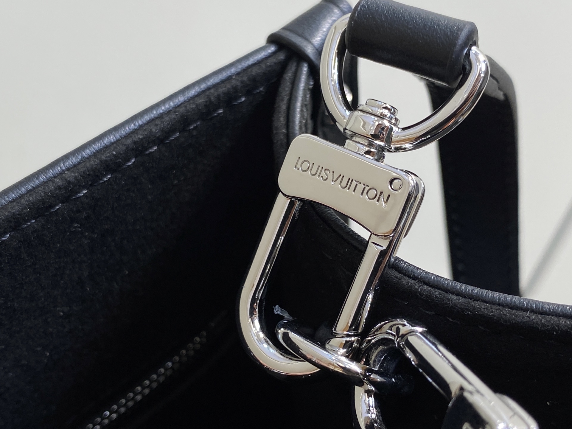 Louis Vuitton Onthego-19 x 11.5 x 25CM