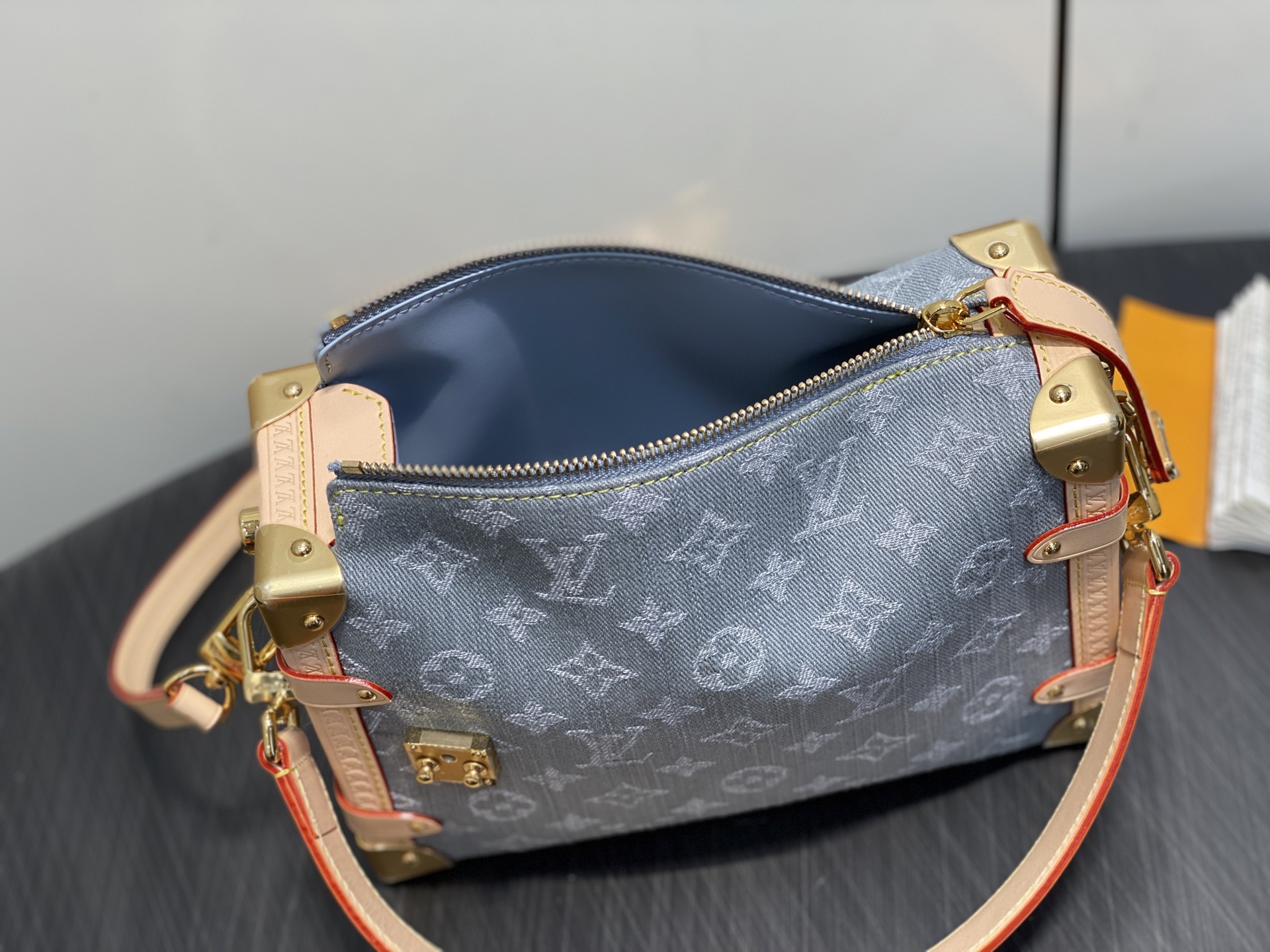 Louis Vuitton Side Trunk Bag (23.5 x 16.0 x 8.5CM)