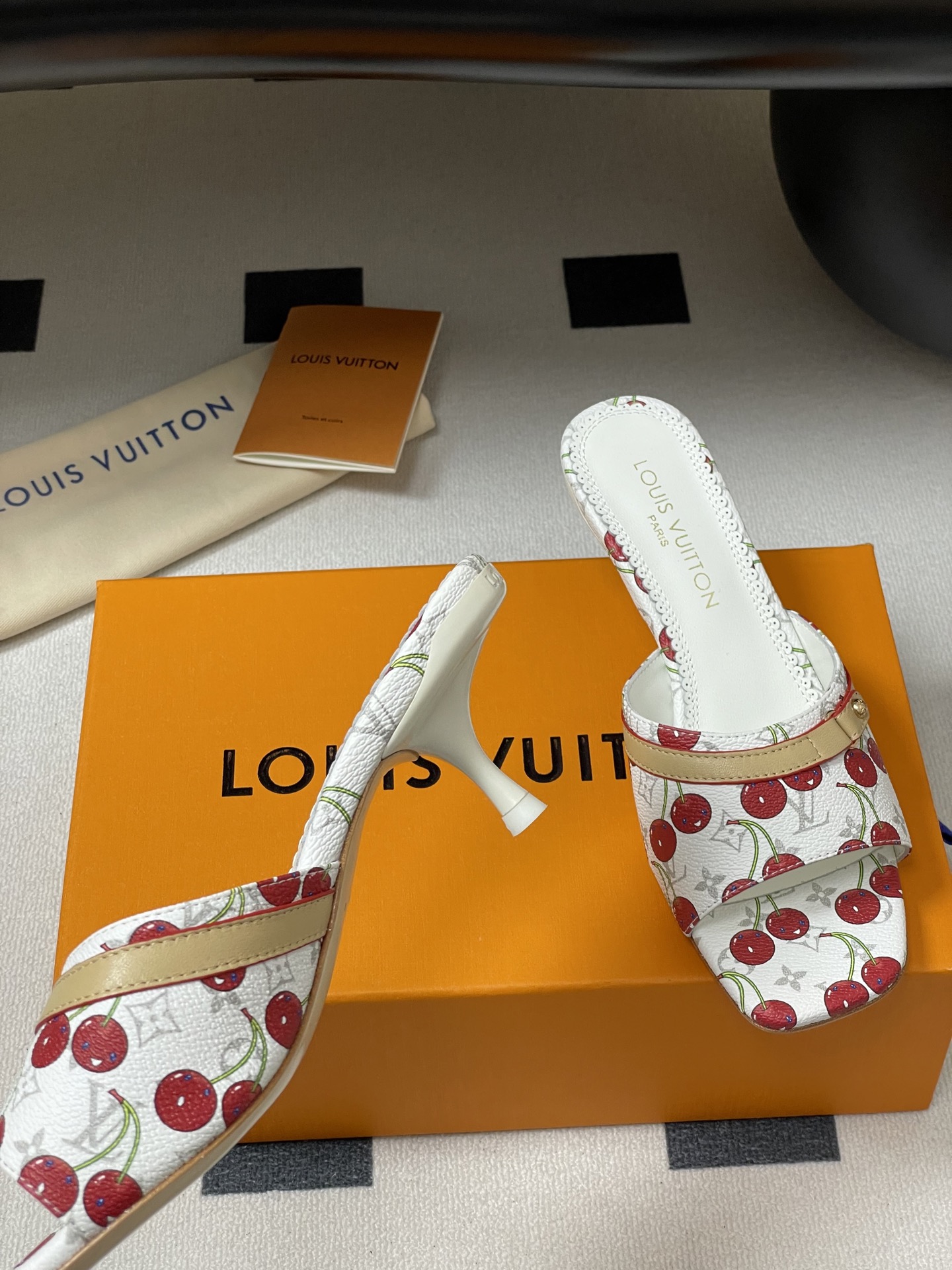 Louis Vuitton X TM Slides(EU35-41)