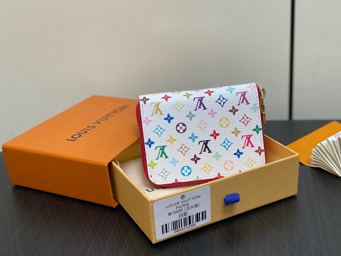 Louis Vuitton ZIPPY Wallet(11 x 8.5 x 2 CM)