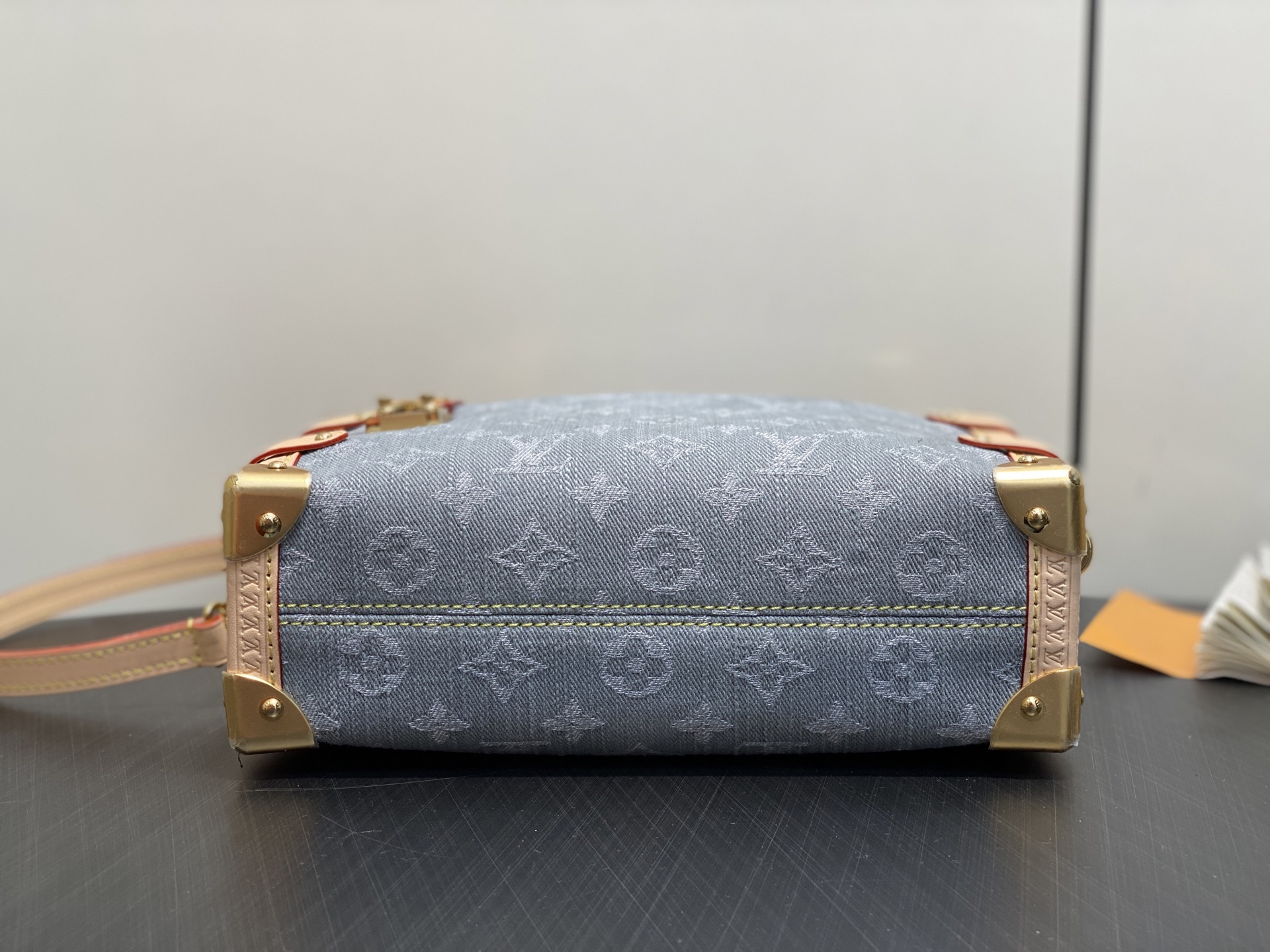 Louis Vuitton Side Trunk Bag (23.5 x 16.0 x 8.5CM)