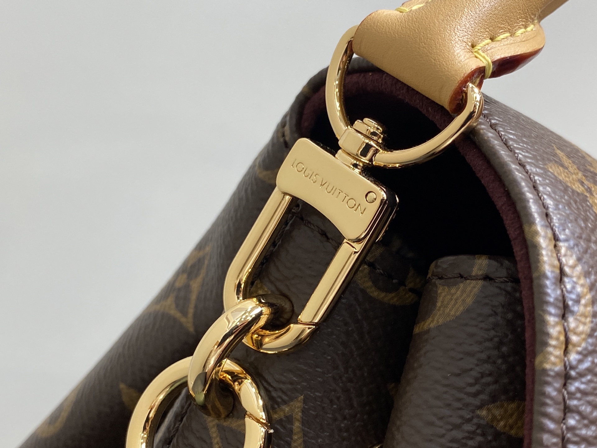 Louis Vuitton Hide Away Bag (36 x 26 x 18CM)