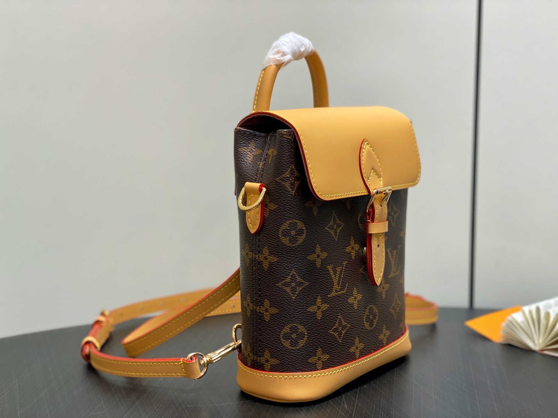 Louis Vuitton Soho Backpack(17 x 23 x 8CM)