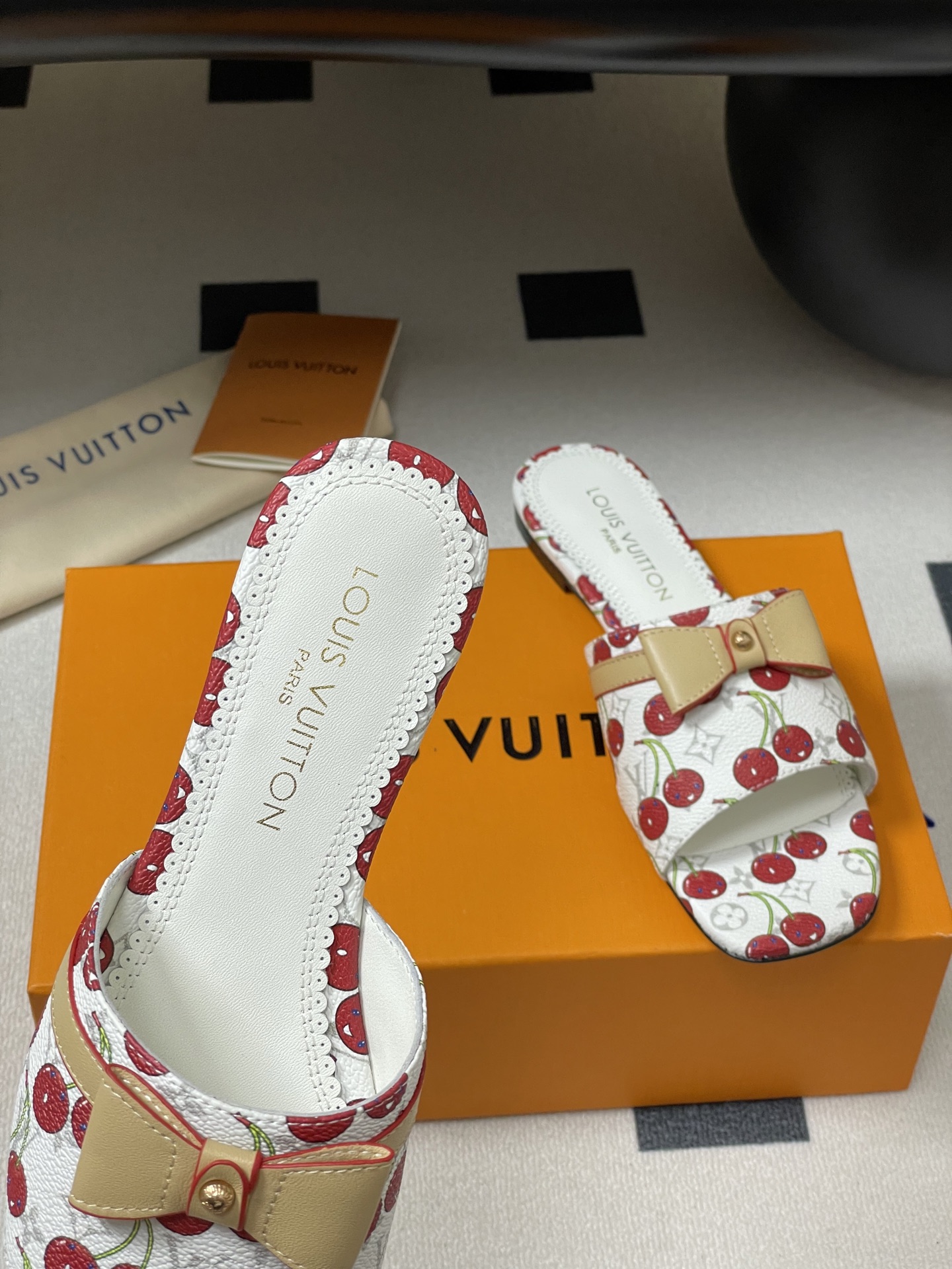 Louis Vuitton Slides(EU35-41)