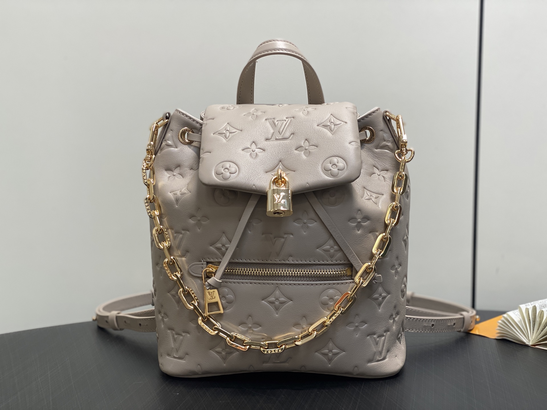 Louis Vuitton Coussin Backpack( 26 x 10 x 21CM)