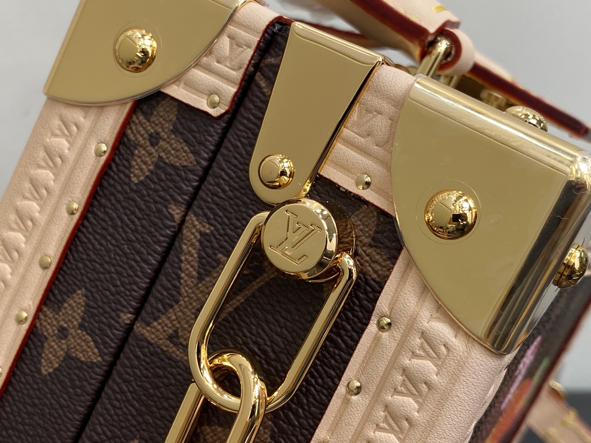 Louis Vuitton x TM Box Bag (17 x 17 x 8 CM)