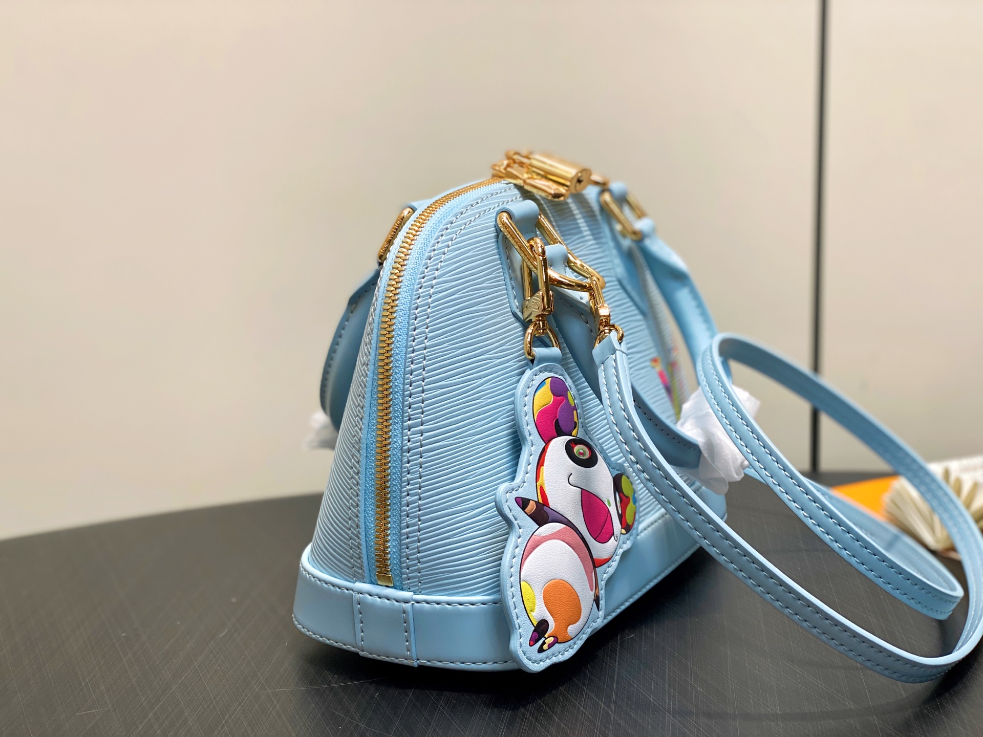 LV Alma BB(23.5 x 17.5 x 11.5CM)