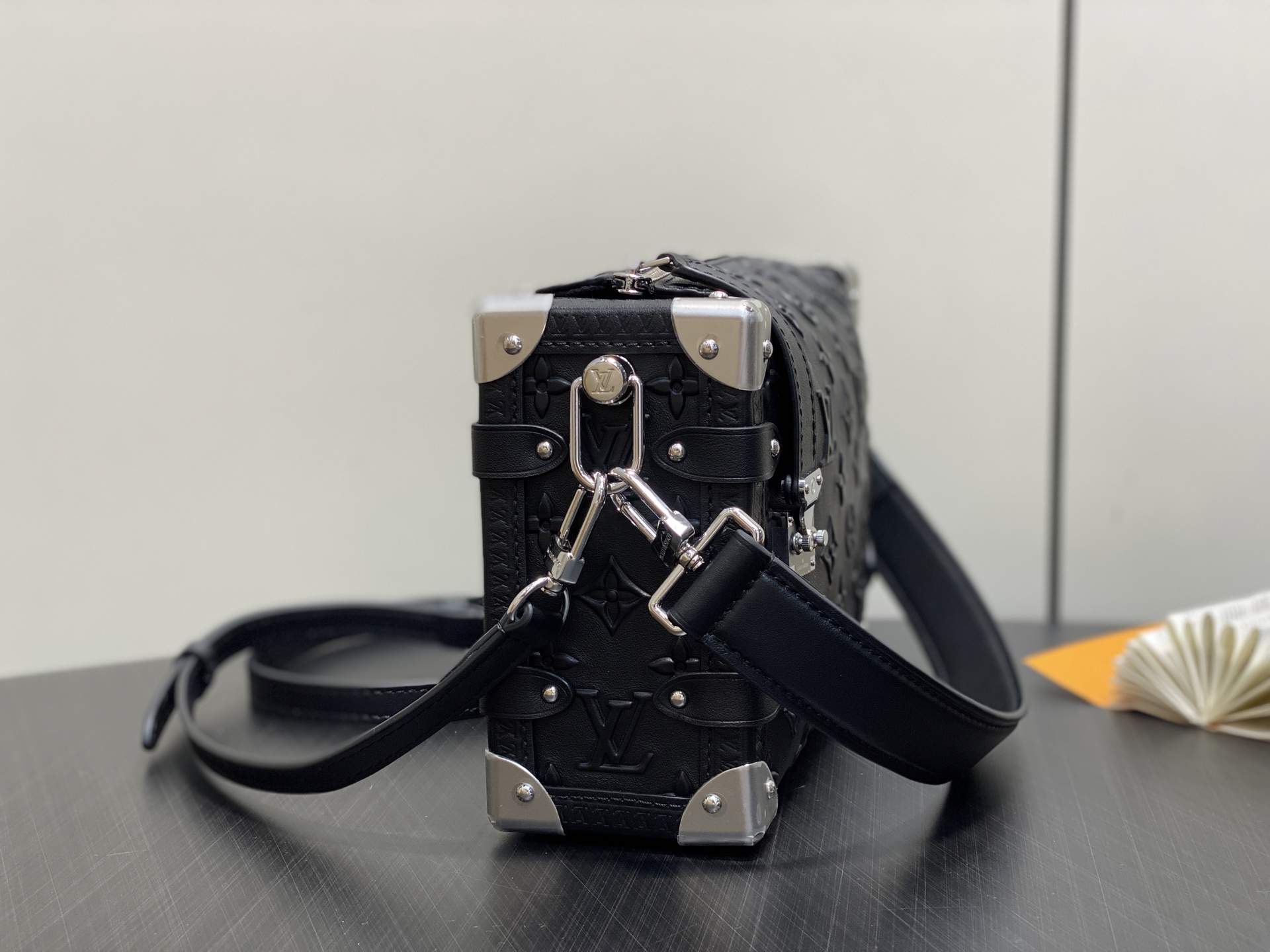 Louis Vuitton Petite Malle  Bag(21 x 14 x 6CM)